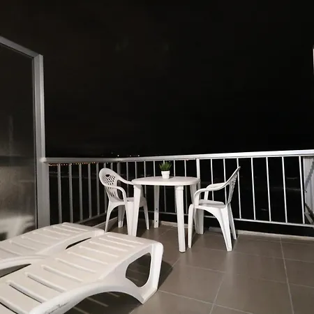Apartamento Skyline Beachfront Retreat *
